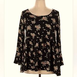 P & Rose Floral Black 3/4 Bell Sleeve Jersey Knit Top Blouse Ruffled Details